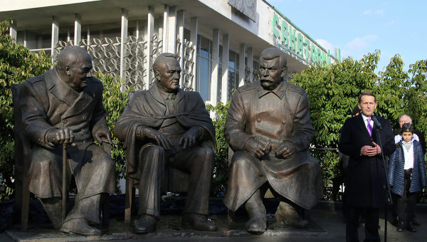 В Крыму открыли памятник Франклину Рузвельту 