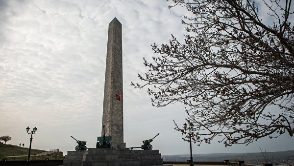 Монумент Примирения «согнал» 75-метрового орла с Керченского моста