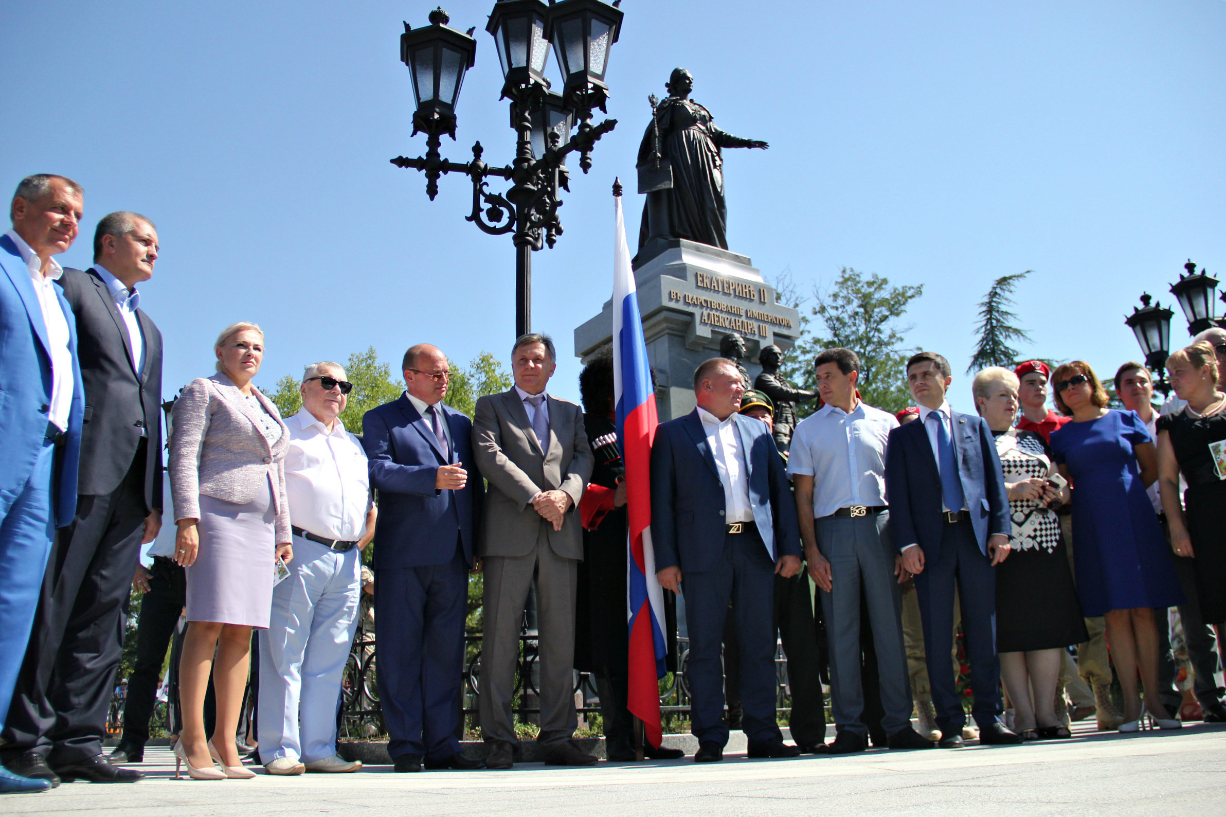 У Сімферополі відкрили пам'ятник Катерині ІІ - фото 3