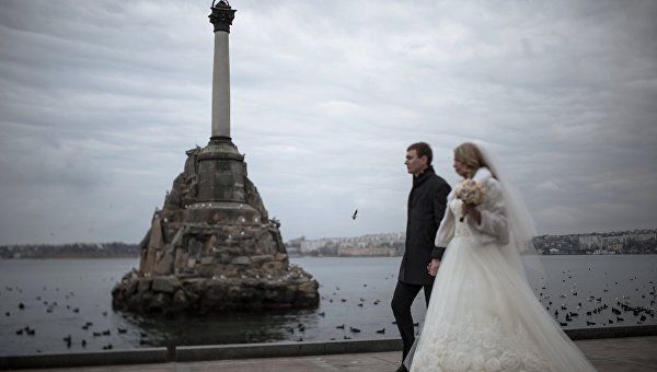 Севастополь занял первое место в РФ по количеству заключенных браков